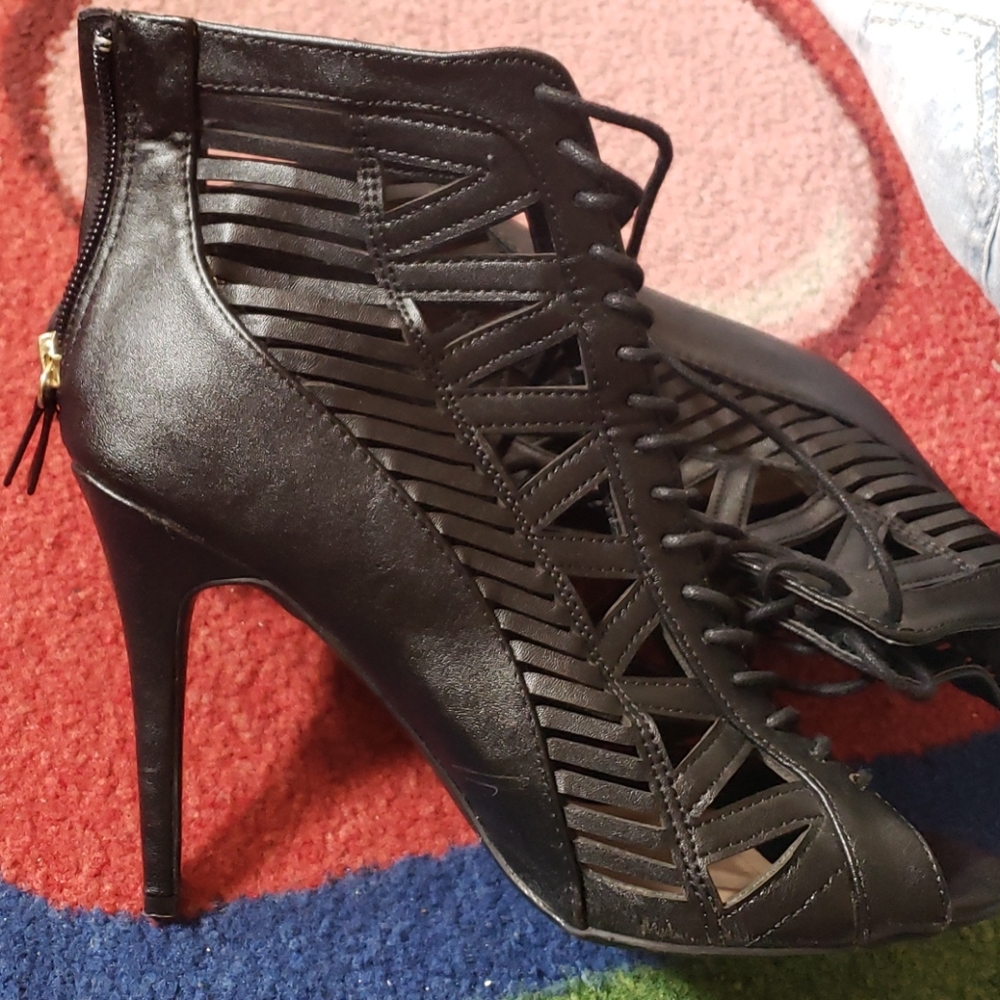 High heels - Picture 4 of 4